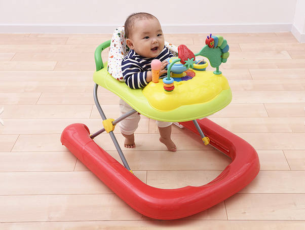 赤ちゃんに歩行器はよくない？歩行器の必要性や使う時期、おすすめ商品8選！ はじめてママ